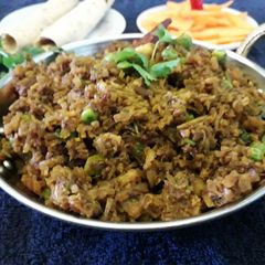 A picture of Gobhi matter keema masala.