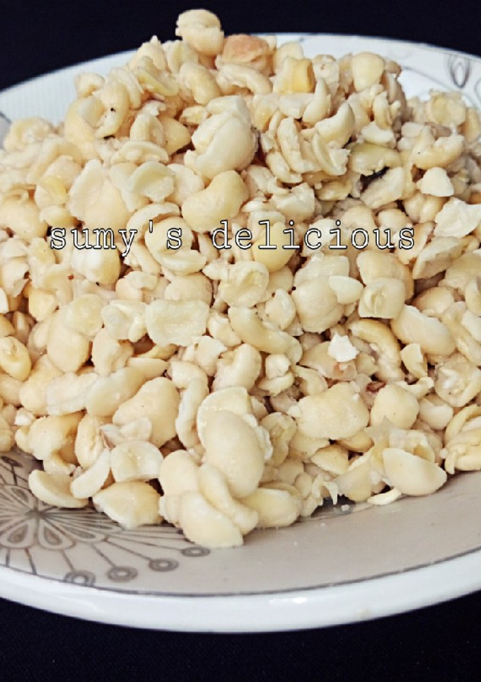 A picture of Simple way to peeled your beans.