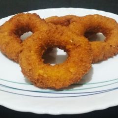 A picture of Chole Rings.