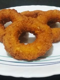 A picture of Chole Rings.