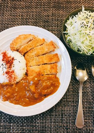Hình của món Chicken Katsu & Curry Sauce (Gà chiên xù với Cà ri).