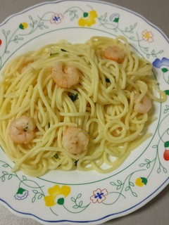 Una foto de Spaghettis con gambas
