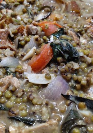 A picture of Ginisang Monggo in Tinapa Flakes.