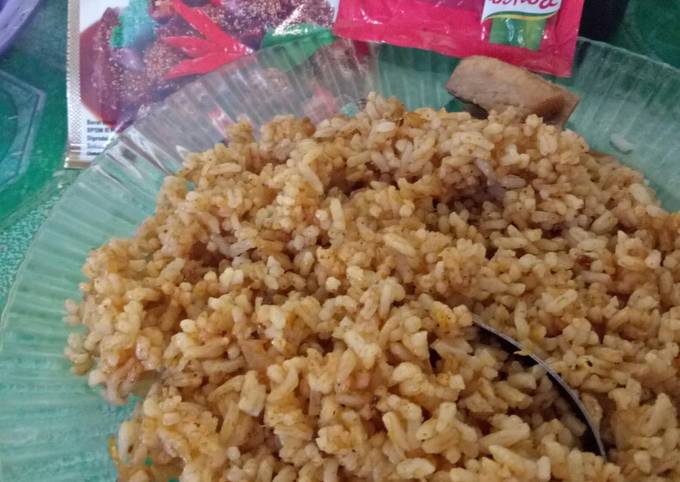 Bagaimana Menyiapkan Nasgor rendang simple yang Enak