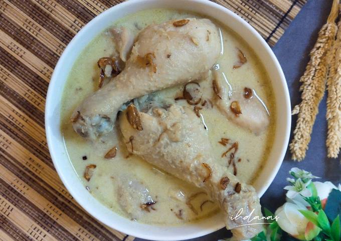 Resep Opor Ayam Kuah Putih Sedaaap Oleh Ihdanas Cookpad