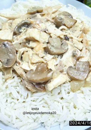 Une photo de Poulet crémeux aux champignons de Paris et au riz basmati