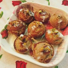 A picture of Banana cake in appe pan.