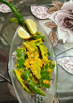 મરચા નું અથાણું (Marcha Athanu Recipe In Gujarati) રેસીપી મુખ્ય ફોટો