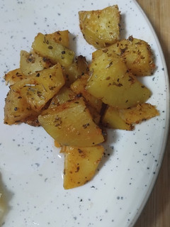Una foto de 🥔Patatas al microondas con especias 🧂