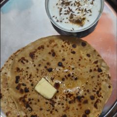 A picture of Aloo paneer paratha.