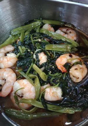 Hình của món Tôm rang bơ rau muống.