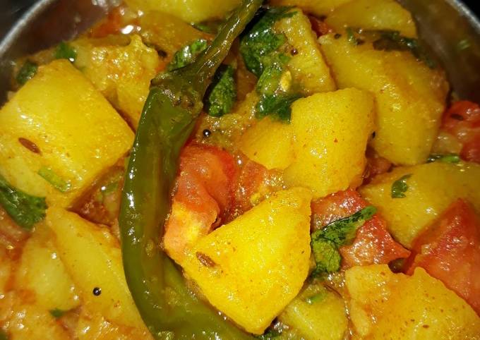 Pressure cooker potato vegetable recipe by Meenakshi Maheshwari - Cookpad