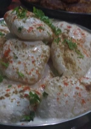 A picture of Dahi bada.