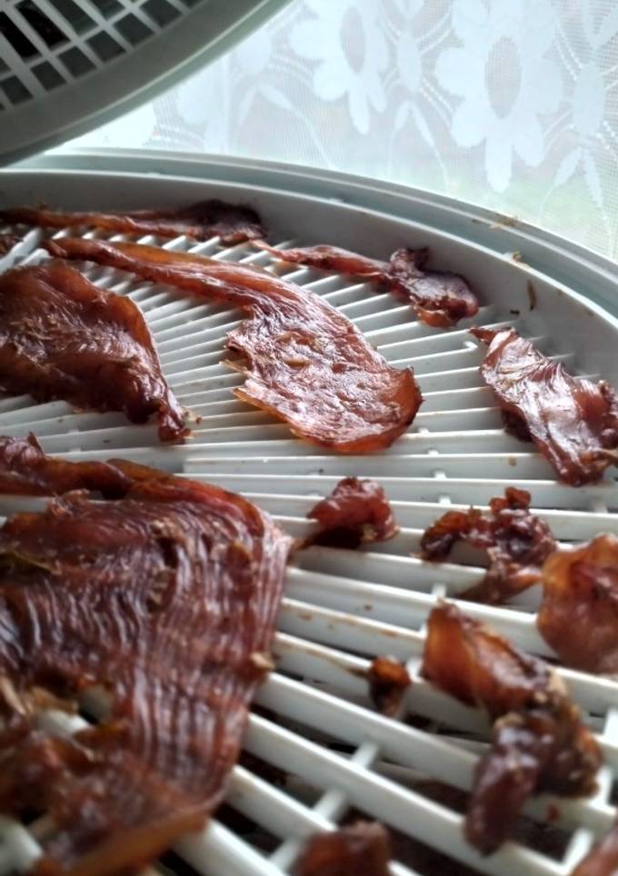 Курячі джерки з часником і соєвим соусом