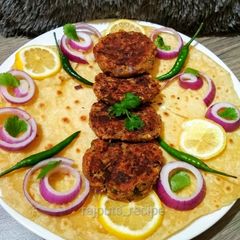 A picture of Awadhi chana dal and kathal ke kabab.