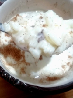 Una foto de Arroz con leche cremoso y económico