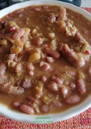 Una foto de Zaragosas con paticas de cerdo