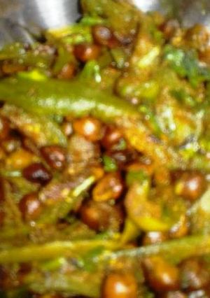 A picture of Parwal chana bhujia.