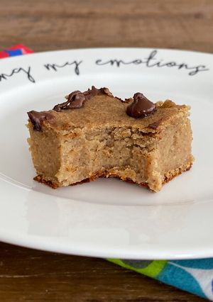 Una foto de Barras de plátano y garbanzo con chocolate