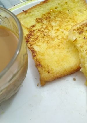 A picture of French toast.