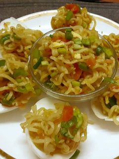 এগ ম্যাগি (egg maggi recipe in Bengali) রেসিপির প্রধান ছবি