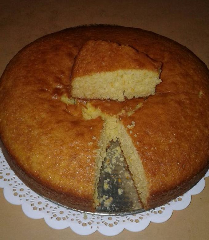 Una foto de Torta de naranja húmeda
