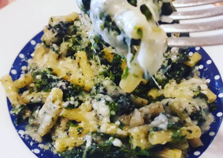 Recetta di Ultimate Pasta con cime di rape, alici e parmigiano