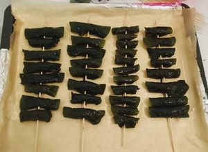 Hình của món Bò lá lốt nướng lò.