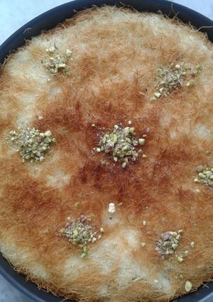 A picture of Othmaliyeh Kunafa with Cream.