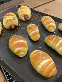 ［免揉麵機］鹽可頌、熱狗麵包 的食譜成品照片