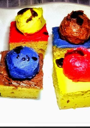 A picture of Petit Four.