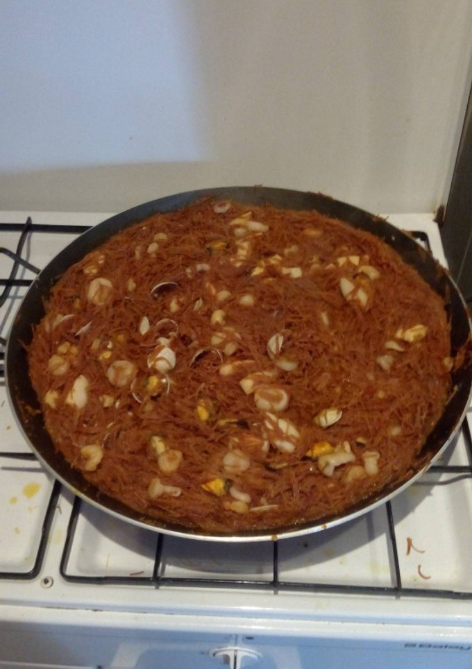 Una foto de Arrosejat de fideos y pescado