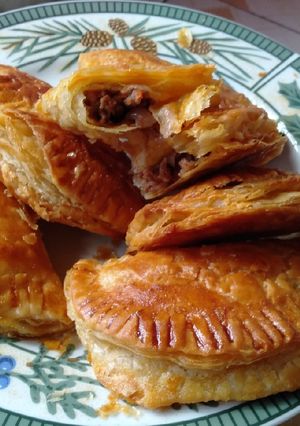 A picture of Meat pies.