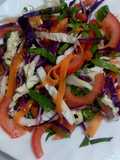 Ensalada multicolor en juliana