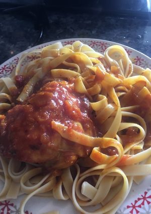 Una foto de Fetuccines en salsa bolognesa con pollo