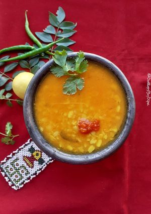 A picture of Lehsuni Urad Dal.