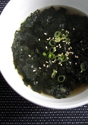 A picture of Nori Soup.