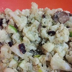 Ensalada de coliflor, puerro y quinoa