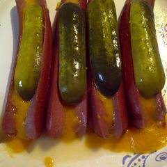 A picture of Cheesy splitdogs.