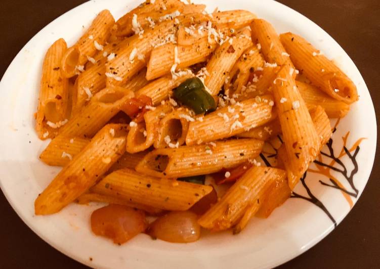 Red sauce pasta