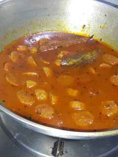 गट्टे की सब्जी(gatte ki sabzi recipe in hindi) रेसिपी मुख्य फोटो