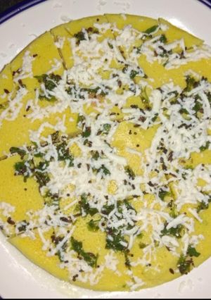 A picture of Gujrati dhokla.