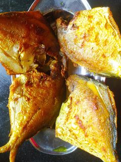 পমফ্রেট মাছ ভাজা (pomfret mach bhaja recipe in bengali) রেসিপির প্রধান ছবি