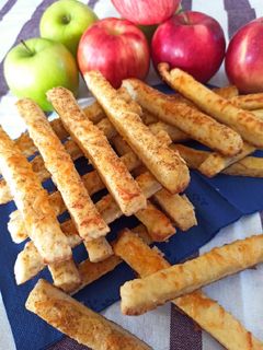 Nagyon finom, gyors, sajtosrúd recept fotója