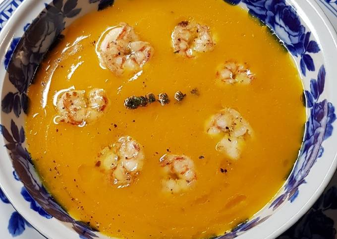 Modo semplice a Fai Preferito Vellutata di zucca con mazzancolle