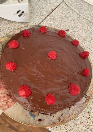 O poză a rețetei Tort de ciocolată și zmeură!.