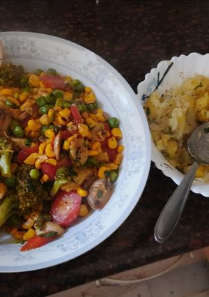 A picture of Healthy Corn & Peas salad.