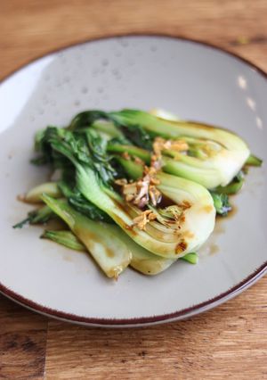 A picture of Pakchoi with oyster sauce 🥬.