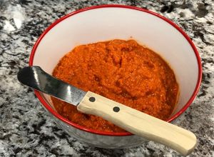 Una foto de Crema de atún con pimientos para relleno de volovanes, canapés y aperitivos