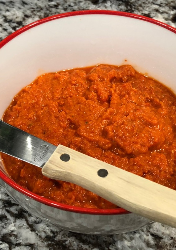 Una foto de Crema de atún con pimientos para relleno de volovanes, canapés y aperitivos